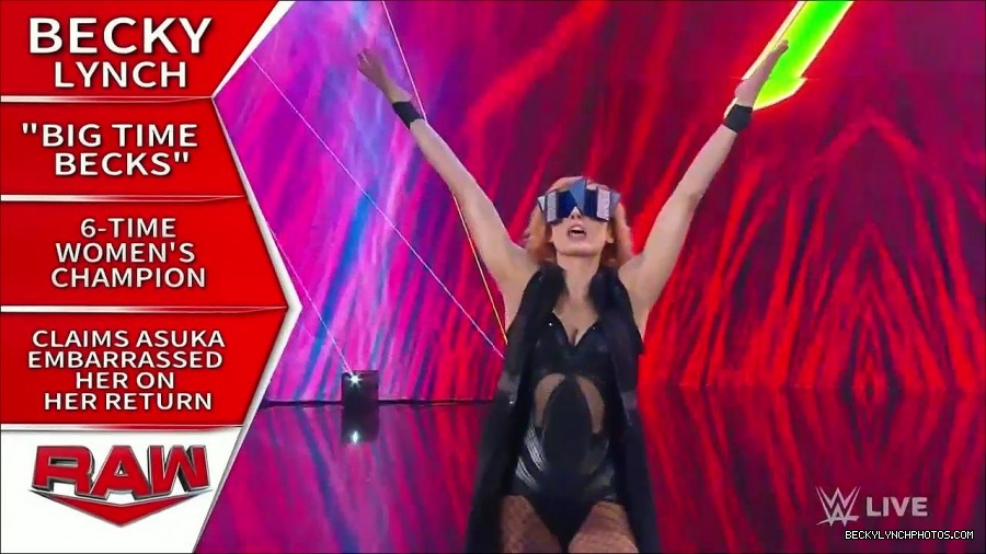 WWE_Monday_Night_Raw_2022_05_16_720p_HDTV_x264-NWCHD_mp4_007120755.jpg