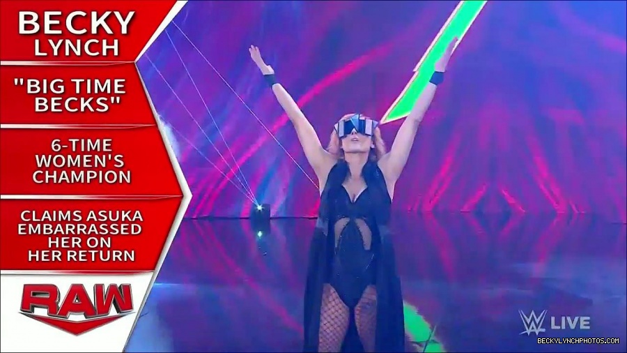 WWE_Monday_Night_Raw_2022_05_16_720p_HDTV_x264-NWCHD_mp4_007121956.jpg