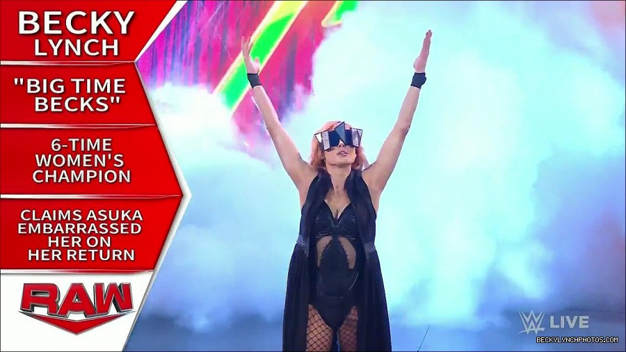 WWE_Monday_Night_Raw_2022_05_16_720p_HDTV_x264-NWCHD_mp4_007124359.jpg