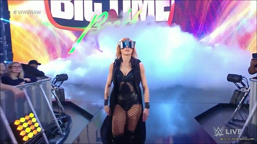 WWE_Monday_Night_Raw_2022_05_16_720p_HDTV_x264-NWCHD_mp4_007127562.jpg