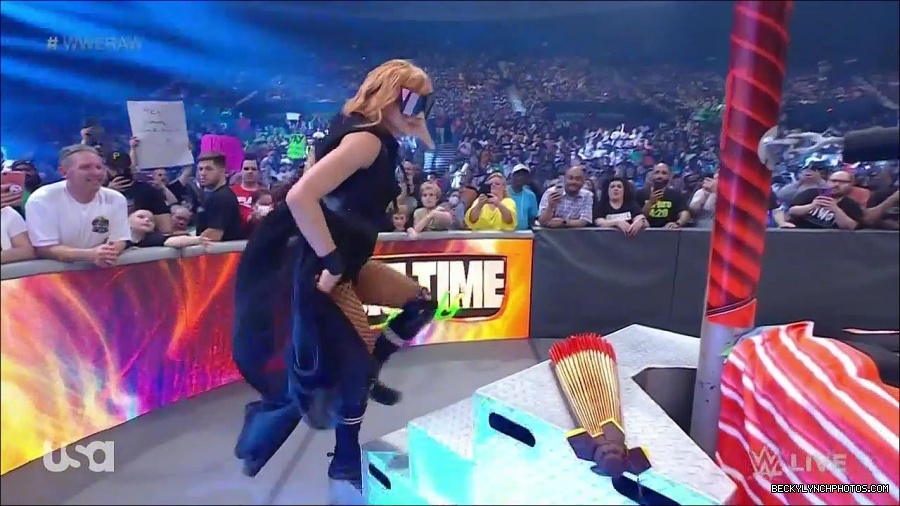 WWE_Monday_Night_Raw_2022_05_16_720p_HDTV_x264-NWCHD_mp4_007135970.jpg
