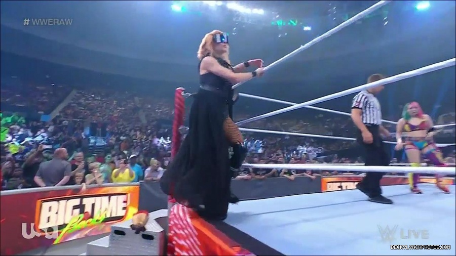 WWE_Monday_Night_Raw_2022_05_16_720p_HDTV_x264-NWCHD_mp4_007138773.jpg