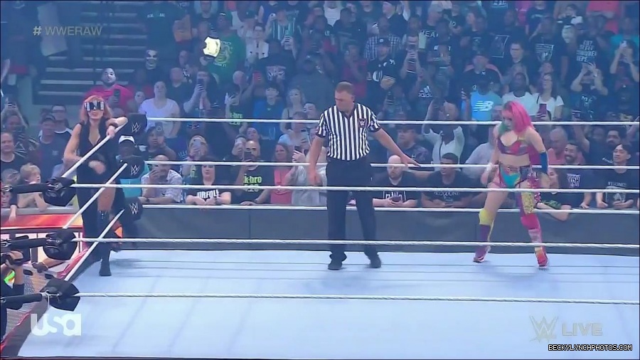 WWE_Monday_Night_Raw_2022_05_16_720p_HDTV_x264-NWCHD_mp4_007139173.jpg