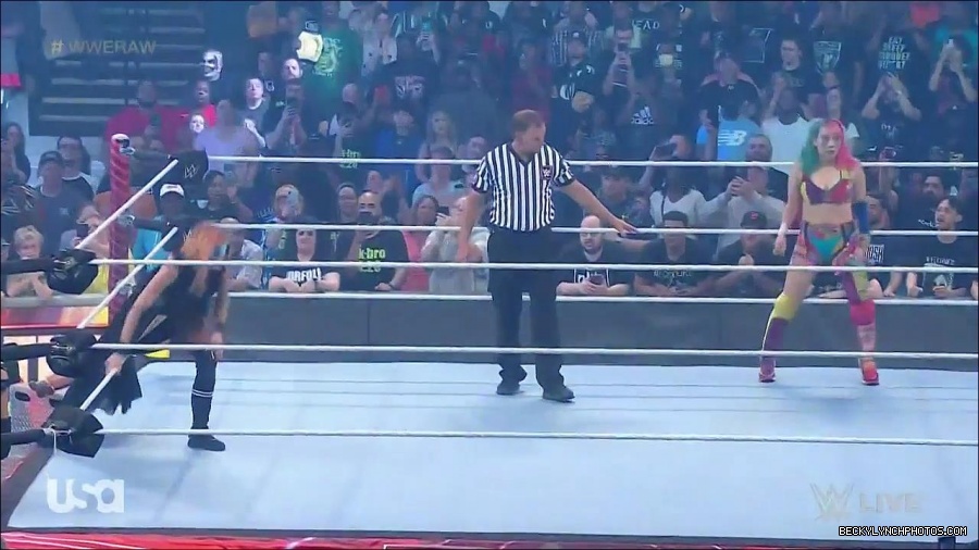 WWE_Monday_Night_Raw_2022_05_16_720p_HDTV_x264-NWCHD_mp4_007143177.jpg