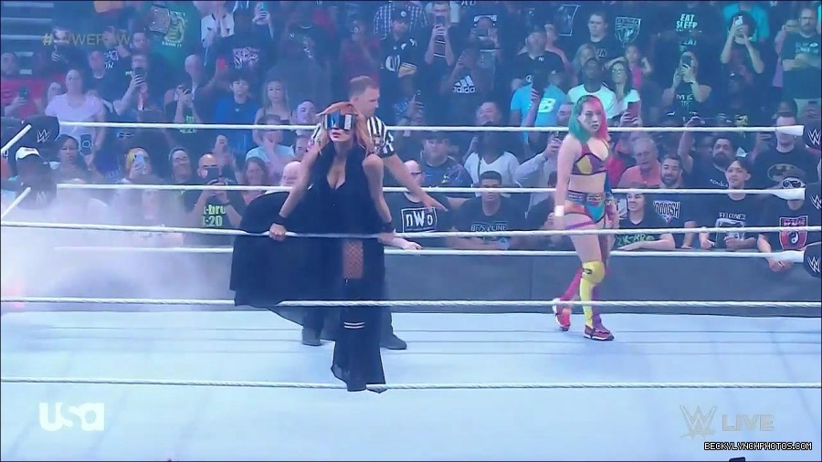 WWE_Monday_Night_Raw_2022_05_16_720p_HDTV_x264-NWCHD_mp4_007149183.jpg