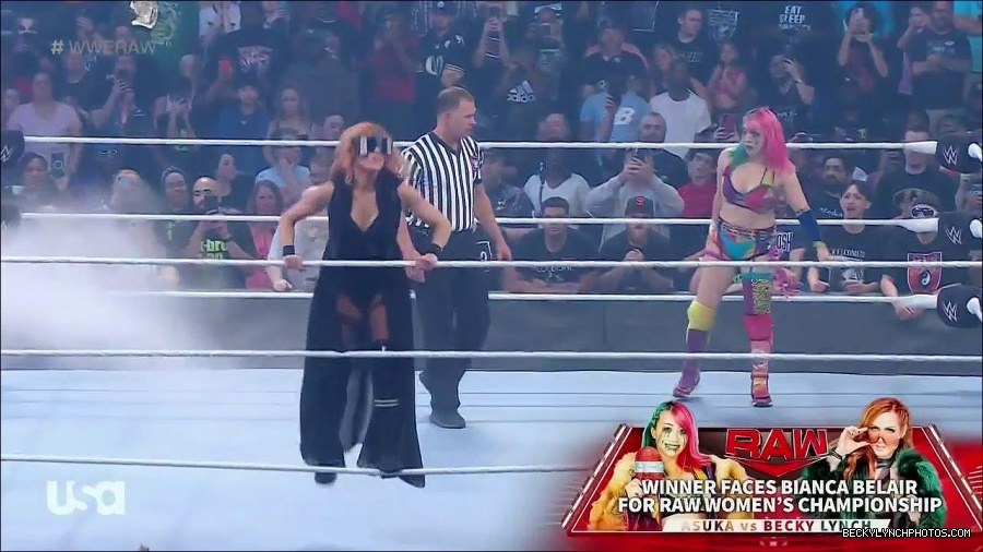 WWE_Monday_Night_Raw_2022_05_16_720p_HDTV_x264-NWCHD_mp4_007150385.jpg