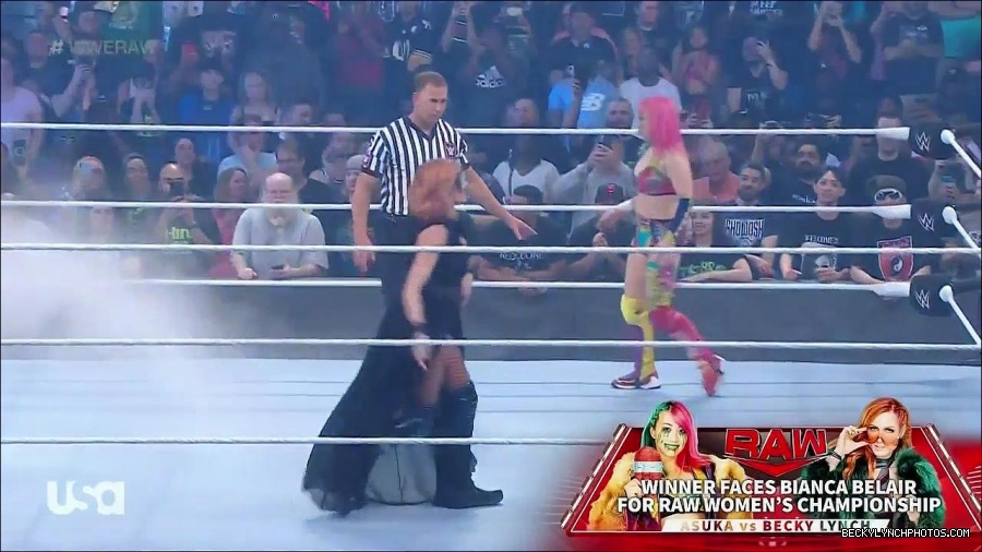 WWE_Monday_Night_Raw_2022_05_16_720p_HDTV_x264-NWCHD_mp4_007151185.jpg