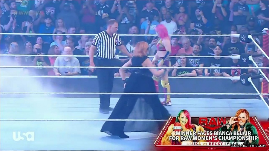 WWE_Monday_Night_Raw_2022_05_16_720p_HDTV_x264-NWCHD_mp4_007151586.jpg