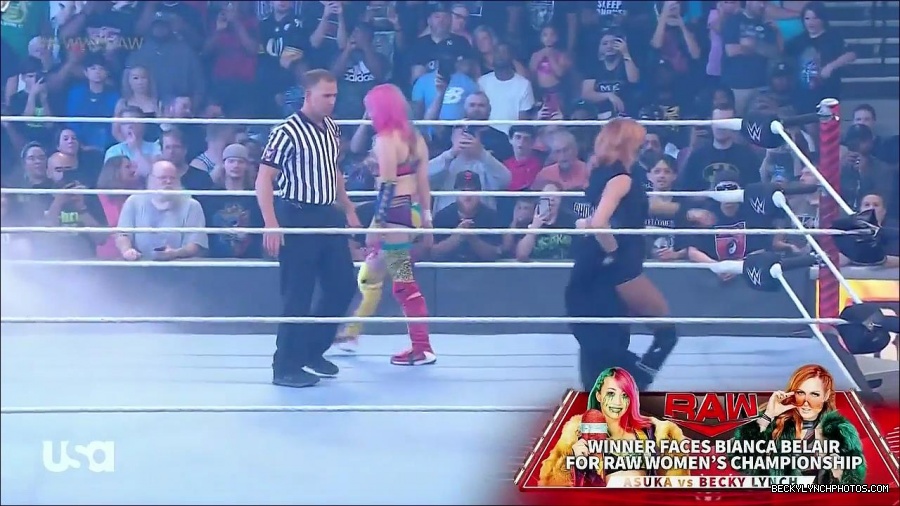 WWE_Monday_Night_Raw_2022_05_16_720p_HDTV_x264-NWCHD_mp4_007152387.jpg