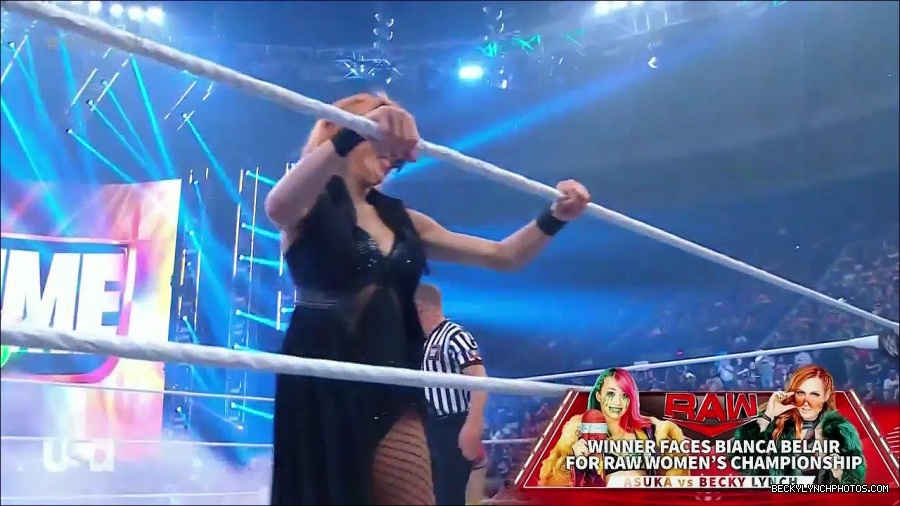 WWE_Monday_Night_Raw_2022_05_16_720p_HDTV_x264-NWCHD_mp4_007153187.jpg
