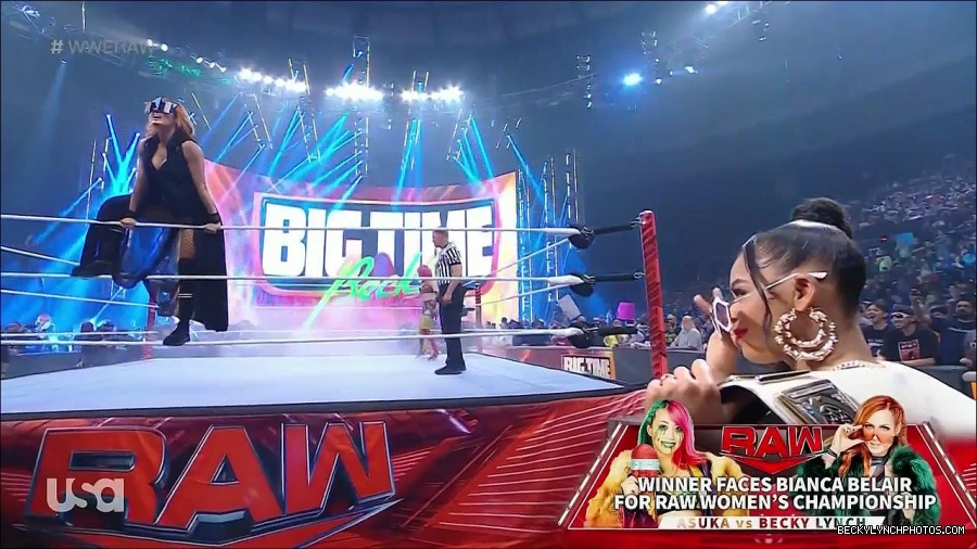 WWE_Monday_Night_Raw_2022_05_16_720p_HDTV_x264-NWCHD_mp4_007155590.jpg