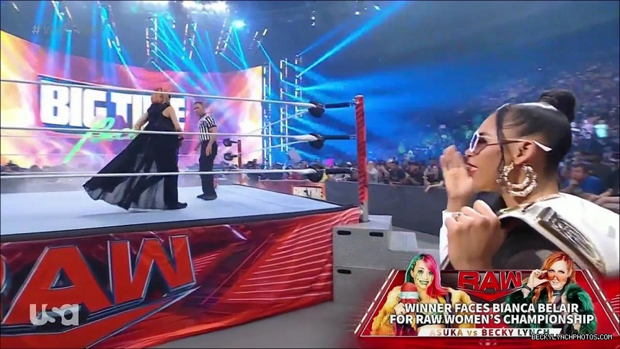 WWE_Monday_Night_Raw_2022_05_16_720p_HDTV_x264-NWCHD_mp4_007159193.jpg