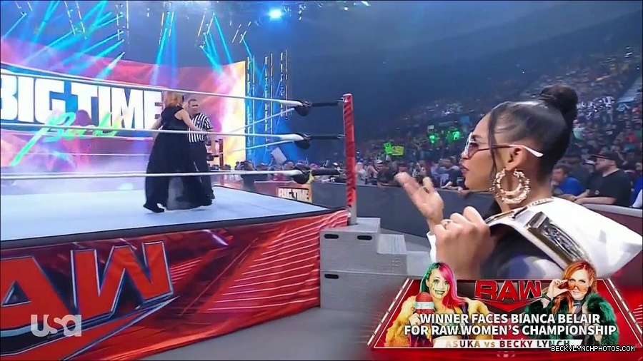 WWE_Monday_Night_Raw_2022_05_16_720p_HDTV_x264-NWCHD_mp4_007159594.jpg