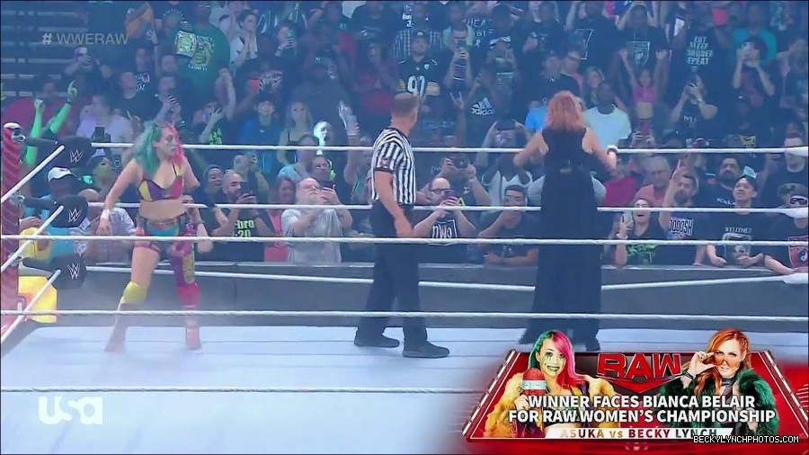 WWE_Monday_Night_Raw_2022_05_16_720p_HDTV_x264-NWCHD_mp4_007161195.jpg