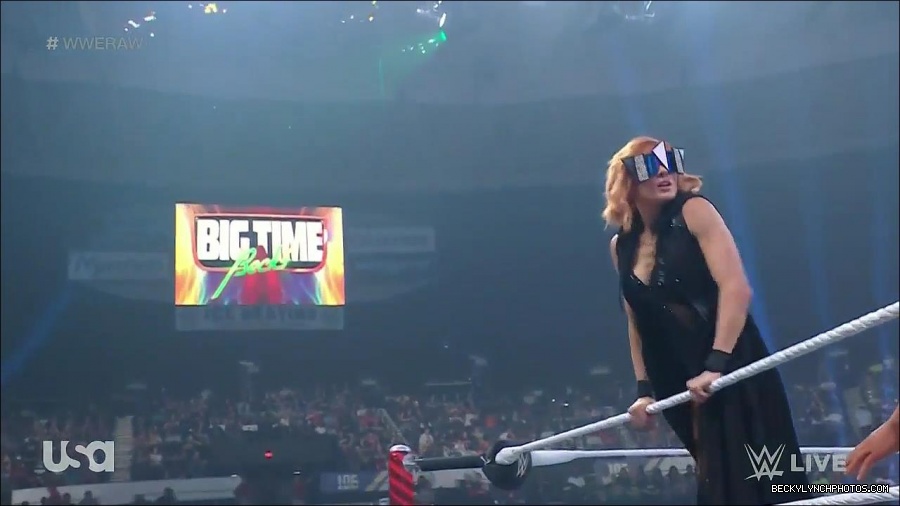 WWE_Monday_Night_Raw_2022_05_16_720p_HDTV_x264-NWCHD_mp4_007163598.jpg