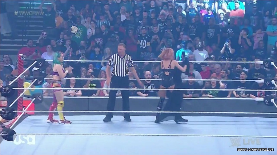 WWE_Monday_Night_Raw_2022_05_16_720p_HDTV_x264-NWCHD_mp4_007166801.jpg