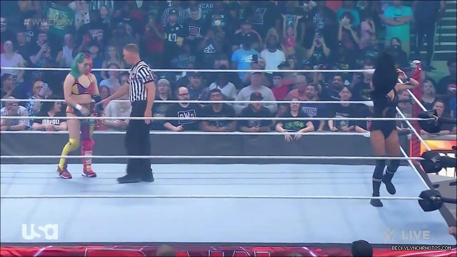 WWE_Monday_Night_Raw_2022_05_16_720p_HDTV_x264-NWCHD_mp4_007169203.jpg