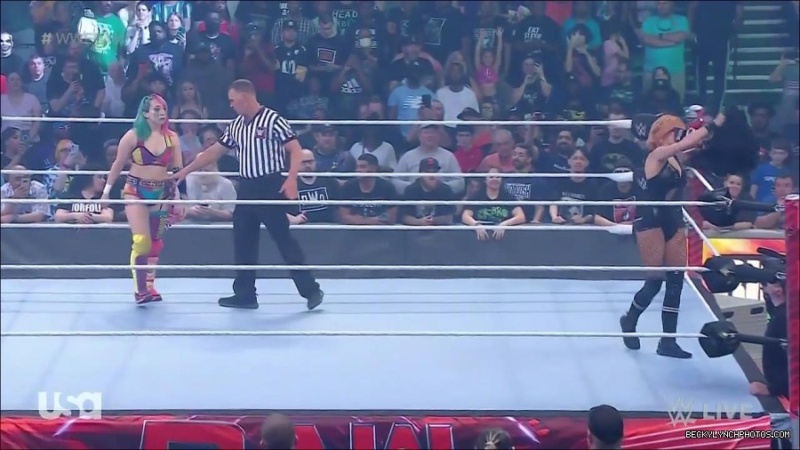 WWE_Monday_Night_Raw_2022_05_16_720p_HDTV_x264-NWCHD_mp4_007169604.jpg