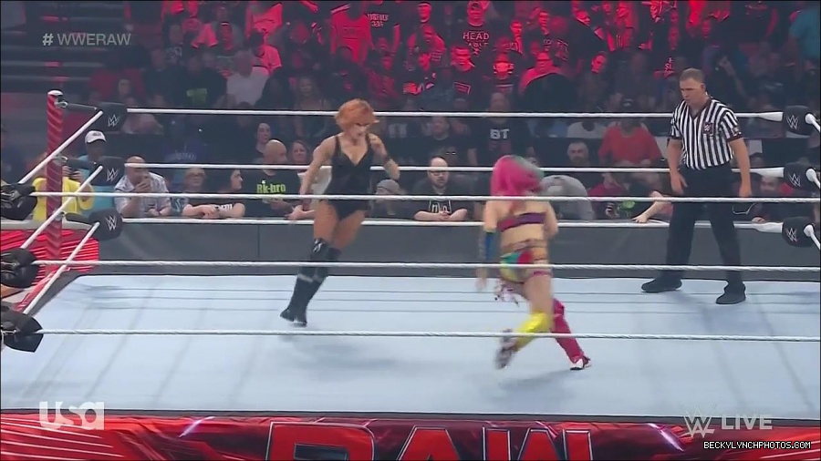 WWE_Monday_Night_Raw_2022_05_16_720p_HDTV_x264-NWCHD_mp4_007176811.jpg