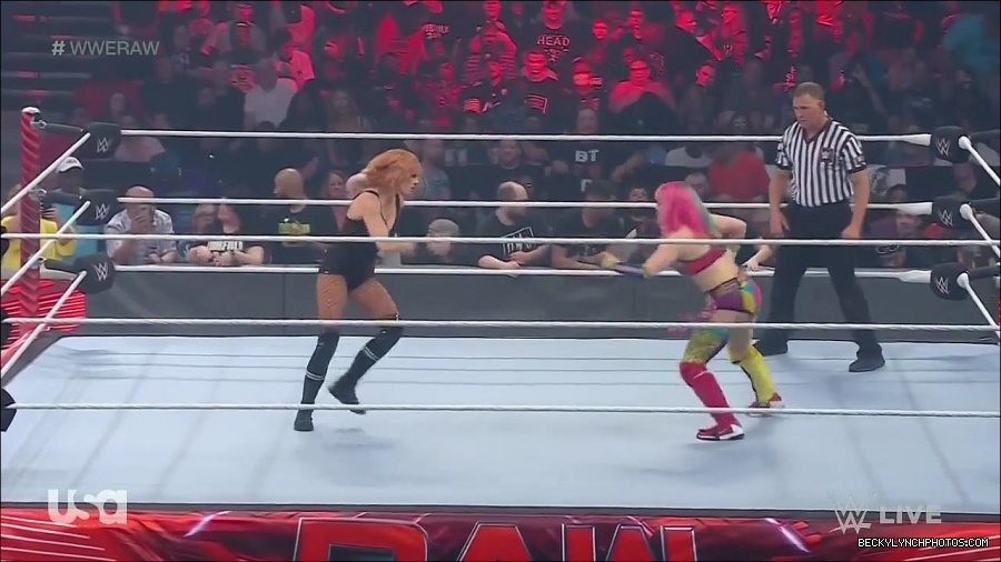 WWE_Monday_Night_Raw_2022_05_16_720p_HDTV_x264-NWCHD_mp4_007177211.jpg
