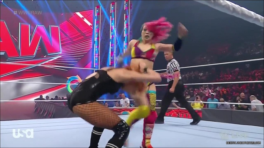 WWE_Monday_Night_Raw_2022_05_16_720p_HDTV_x264-NWCHD_mp4_007179614.jpg