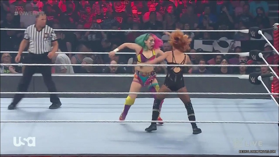 WWE_Monday_Night_Raw_2022_05_16_720p_HDTV_x264-NWCHD_mp4_007180014.jpg