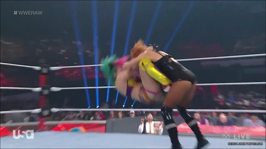 WWE_Monday_Night_Raw_2022_05_16_720p_HDTV_x264-NWCHD_mp4_007180815.jpg