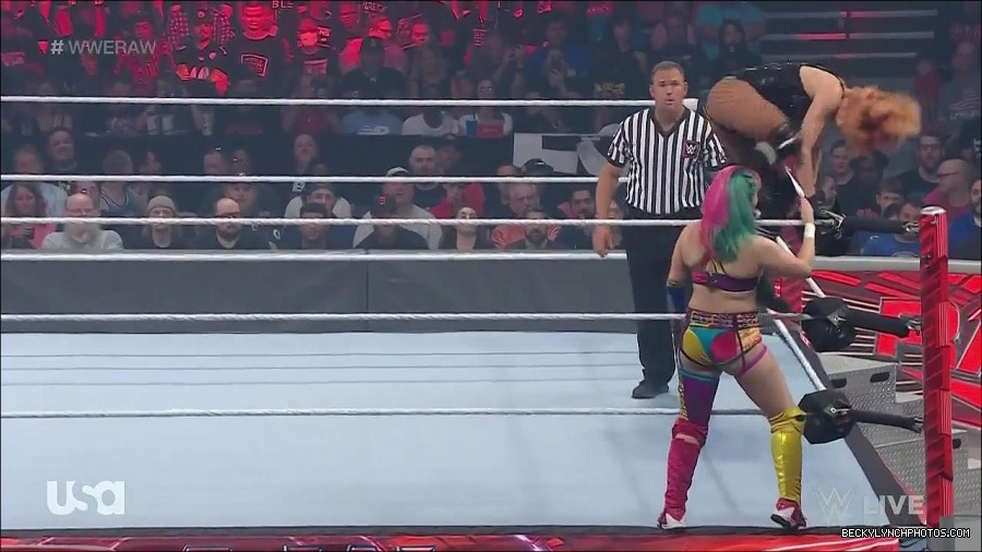 WWE_Monday_Night_Raw_2022_05_16_720p_HDTV_x264-NWCHD_mp4_007193227.jpg