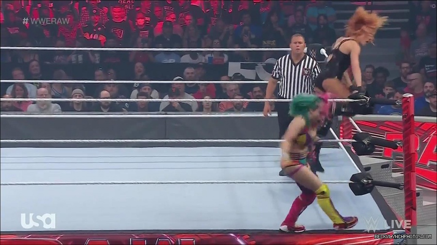 WWE_Monday_Night_Raw_2022_05_16_720p_HDTV_x264-NWCHD_mp4_007193628.jpg