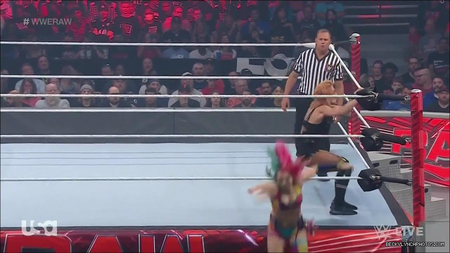 WWE_Monday_Night_Raw_2022_05_16_720p_HDTV_x264-NWCHD_mp4_007194028.jpg