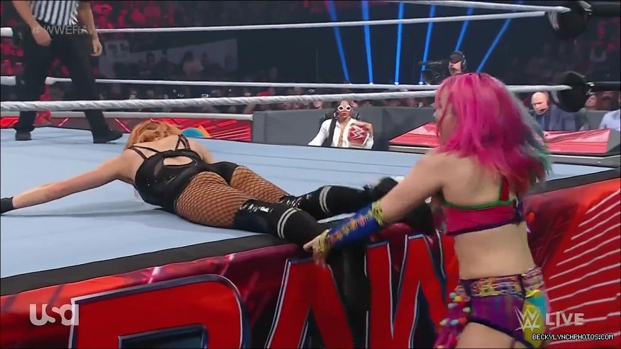 WWE_Monday_Night_Raw_2022_05_16_720p_HDTV_x264-NWCHD_mp4_007201235.jpg