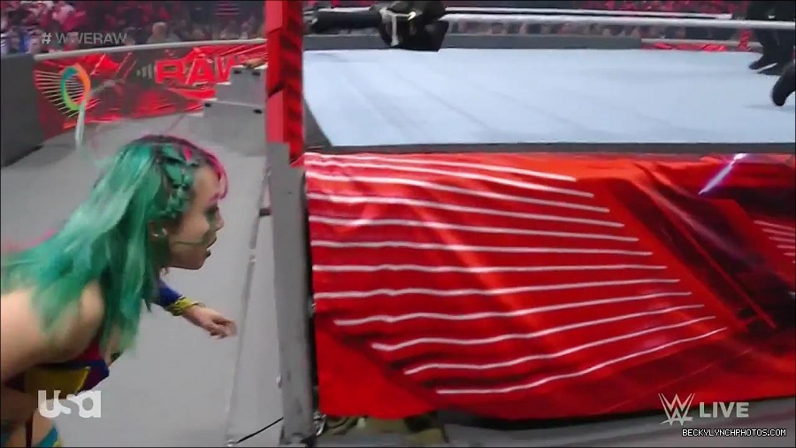 WWE_Monday_Night_Raw_2022_05_16_720p_HDTV_x264-NWCHD_mp4_007204839.jpg