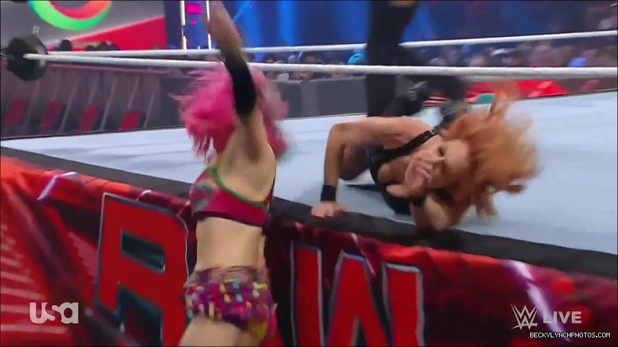 WWE_Monday_Night_Raw_2022_05_16_720p_HDTV_x264-NWCHD_mp4_007206841.jpg