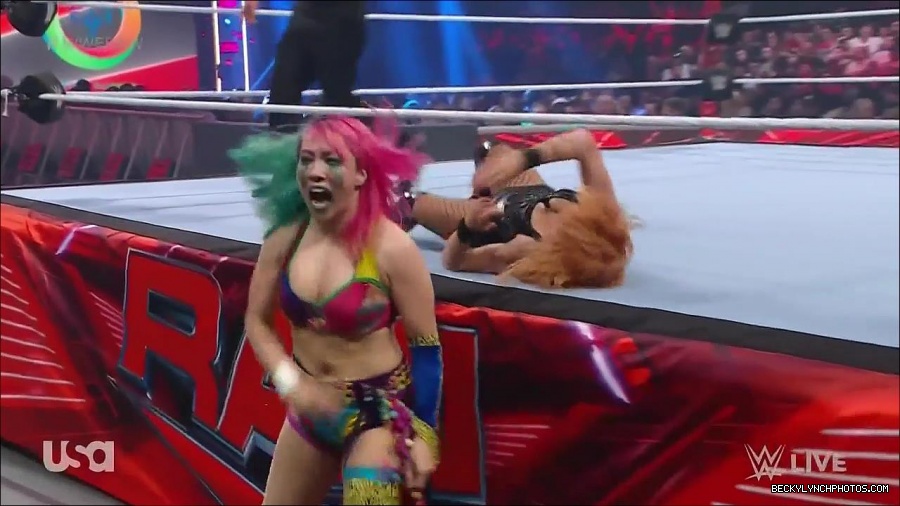 WWE_Monday_Night_Raw_2022_05_16_720p_HDTV_x264-NWCHD_mp4_007207241.jpg