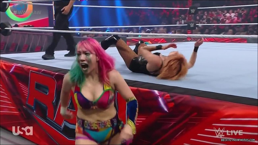 WWE_Monday_Night_Raw_2022_05_16_720p_HDTV_x264-NWCHD_mp4_007207642.jpg