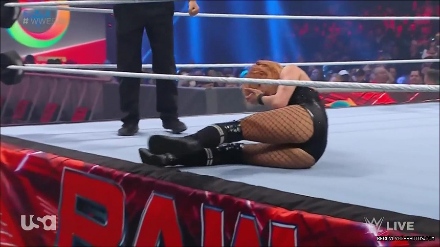 WWE_Monday_Night_Raw_2022_05_16_720p_HDTV_x264-NWCHD_mp4_007209644.jpg