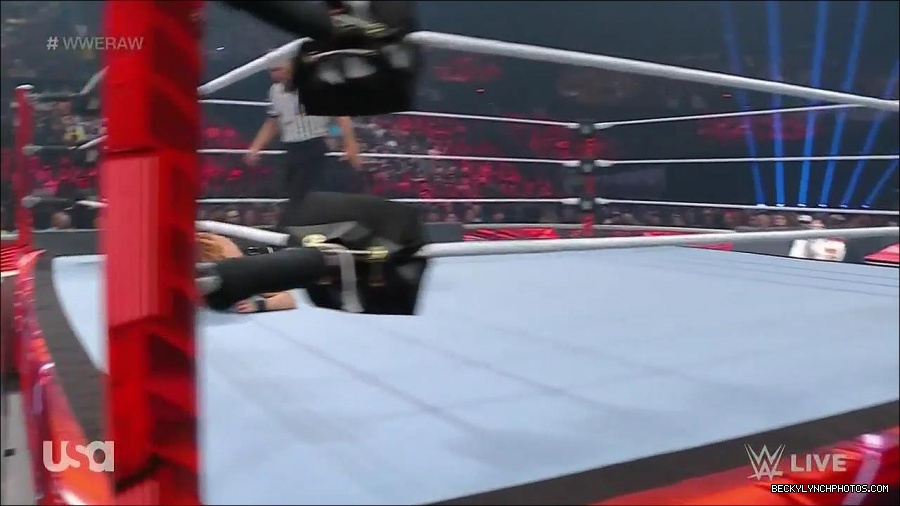 WWE_Monday_Night_Raw_2022_05_16_720p_HDTV_x264-NWCHD_mp4_007212847.jpg
