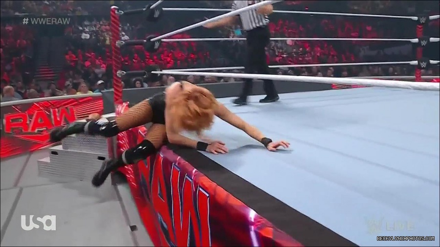 WWE_Monday_Night_Raw_2022_05_16_720p_HDTV_x264-NWCHD_mp4_007214048.jpg