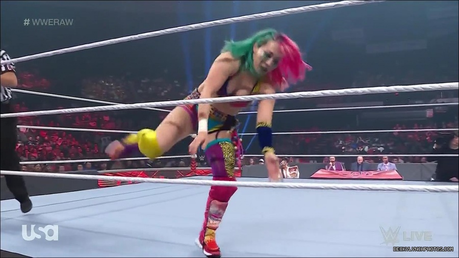 WWE_Monday_Night_Raw_2022_05_16_720p_HDTV_x264-NWCHD_mp4_007216050.jpg