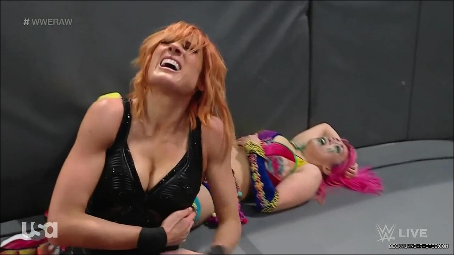 WWE_Monday_Night_Raw_2022_05_16_720p_HDTV_x264-NWCHD_mp4_007236871.jpg