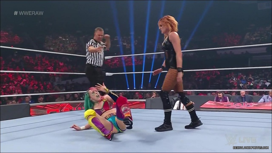 WWE_Monday_Night_Raw_2022_05_16_720p_HDTV_x264-NWCHD_mp4_007246081.jpg