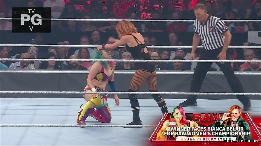WWE_Monday_Night_Raw_2022_05_16_720p_HDTV_x264-NWCHD_mp4_007250085.jpg