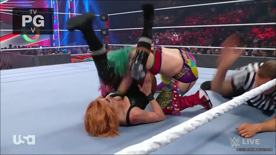 WWE_Monday_Night_Raw_2022_05_16_720p_HDTV_x264-NWCHD_mp4_007262497.jpg