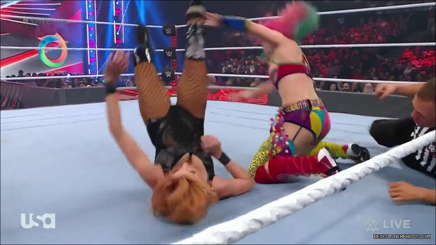 WWE_Monday_Night_Raw_2022_05_16_720p_HDTV_x264-NWCHD_mp4_007262898.jpg