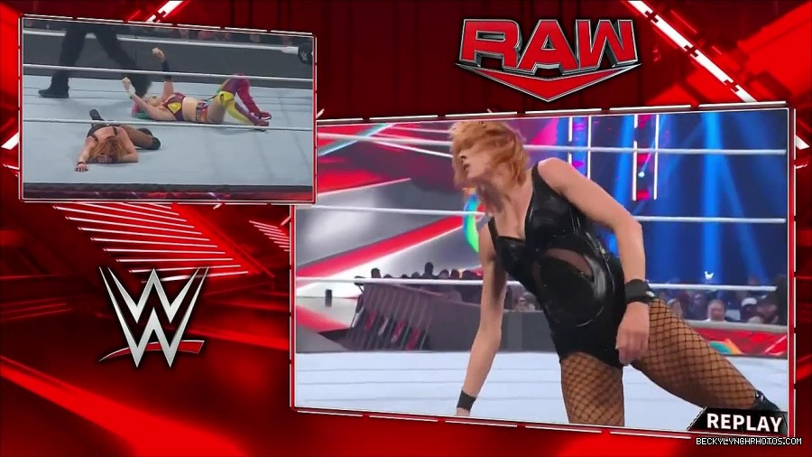 WWE_Monday_Night_Raw_2022_05_16_720p_HDTV_x264-NWCHD_mp4_007278914.jpg
