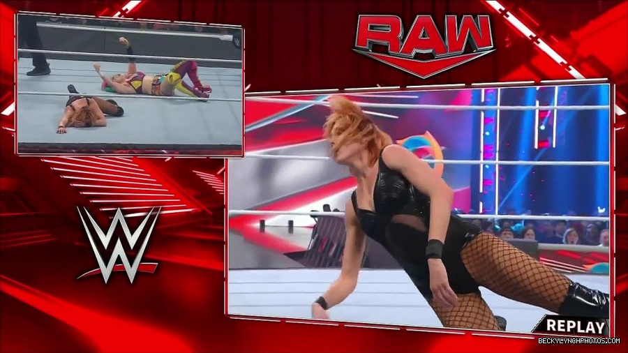 WWE_Monday_Night_Raw_2022_05_16_720p_HDTV_x264-NWCHD_mp4_007279314.jpg