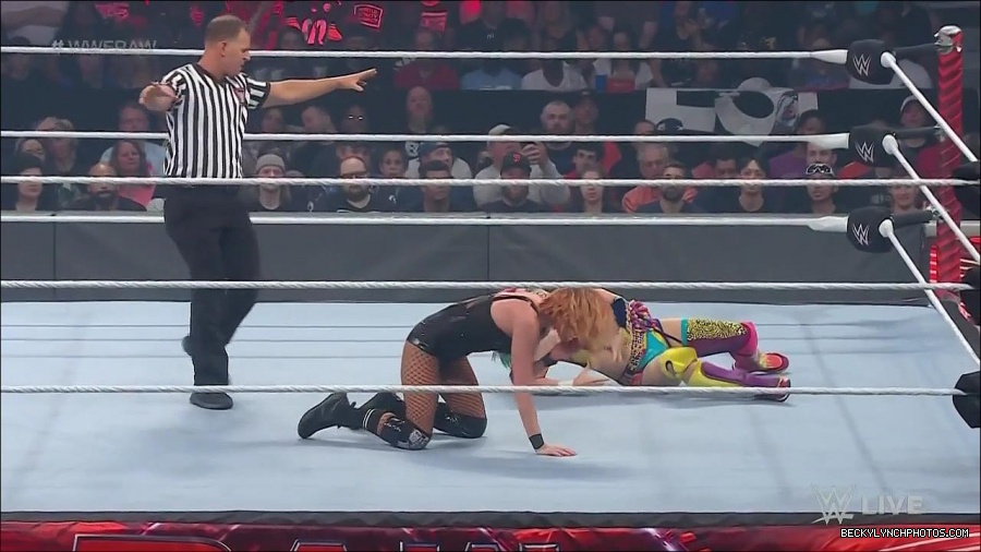 WWE_Monday_Night_Raw_2022_05_16_720p_HDTV_x264-NWCHD_mp4_007286121.jpg
