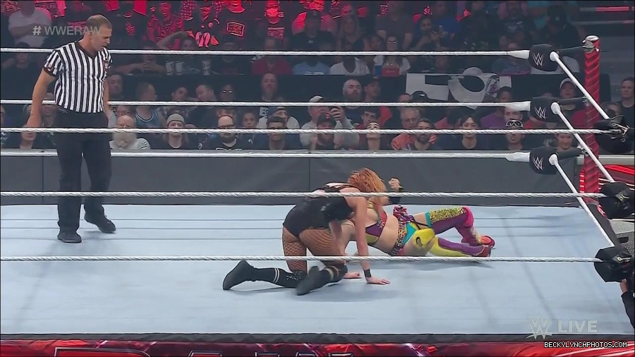 WWE_Monday_Night_Raw_2022_05_16_720p_HDTV_x264-NWCHD_mp4_007287322.jpg