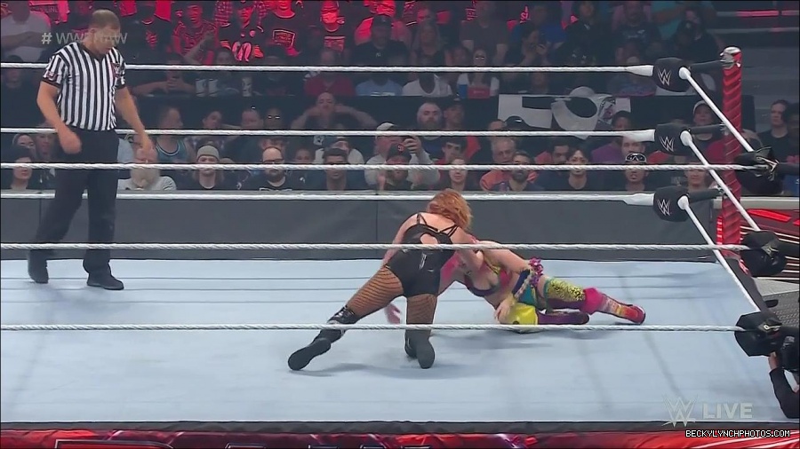 WWE_Monday_Night_Raw_2022_05_16_720p_HDTV_x264-NWCHD_mp4_007288123.jpg