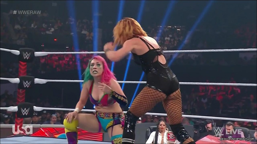 WWE_Monday_Night_Raw_2022_05_16_720p_HDTV_x264-NWCHD_mp4_007291326.jpg